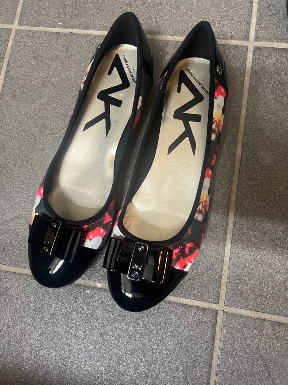 Anne Klein Black Floral Bow Flats with Pink & White Accents - Picture 2 of 5